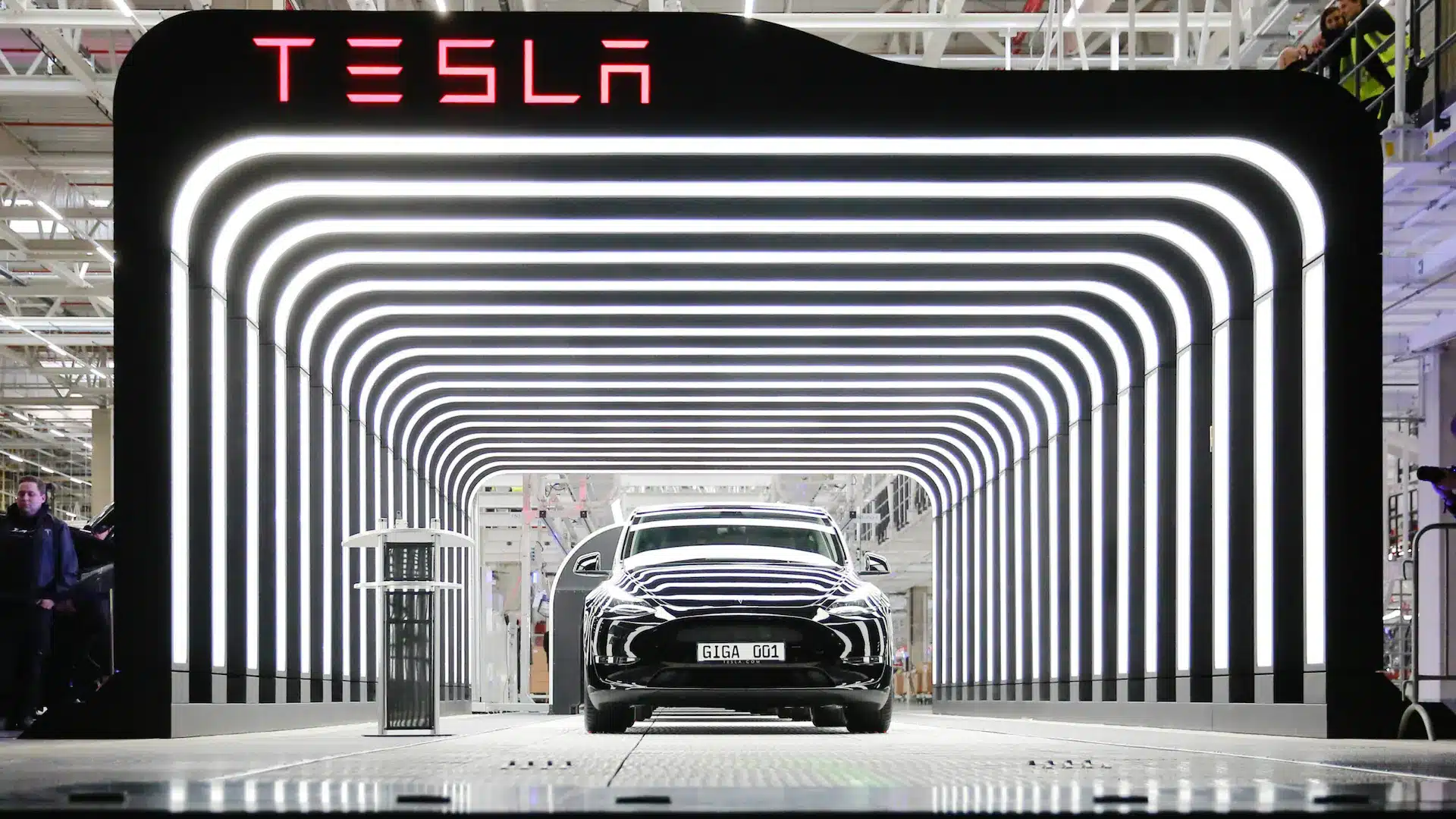 Linea di produzione Tesla Model Y presso la Nuova Gigafactory di Berlino 🏭 Come è fatta?